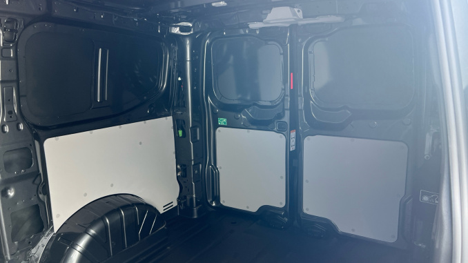 Ford Transit Custom E-320 L1 Electric Awd 100kW 71kWh H1 Van Limited Auto - Image 16